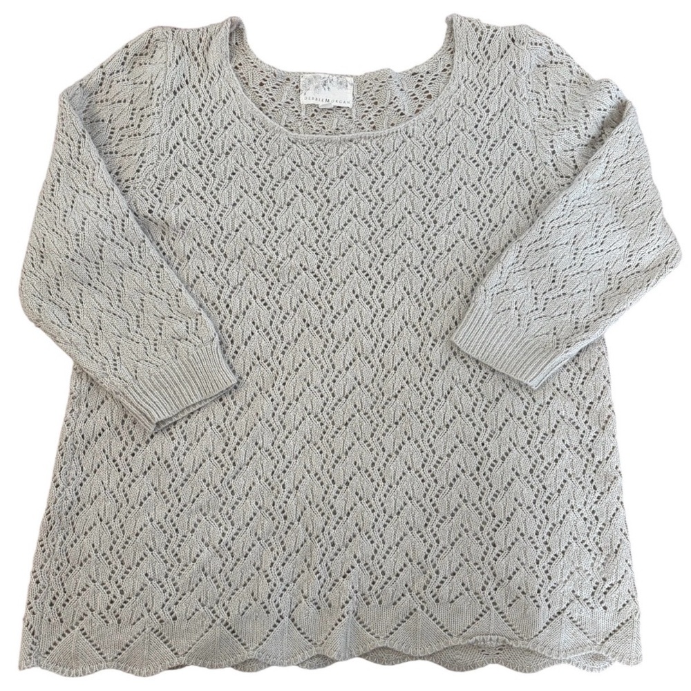 Crochet sweater with scallops